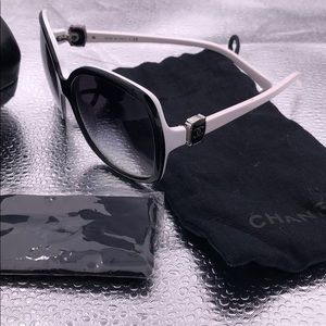 CHANEL 5174 Logo Oversized Monochrome Sunglasses